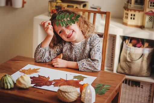 Fall Crafts For Kids - Liz and Roo