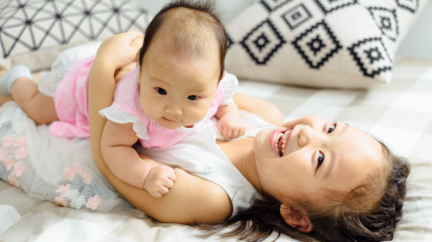 Helping Your Toddler Adjust to a New Baby - Liz and Roo