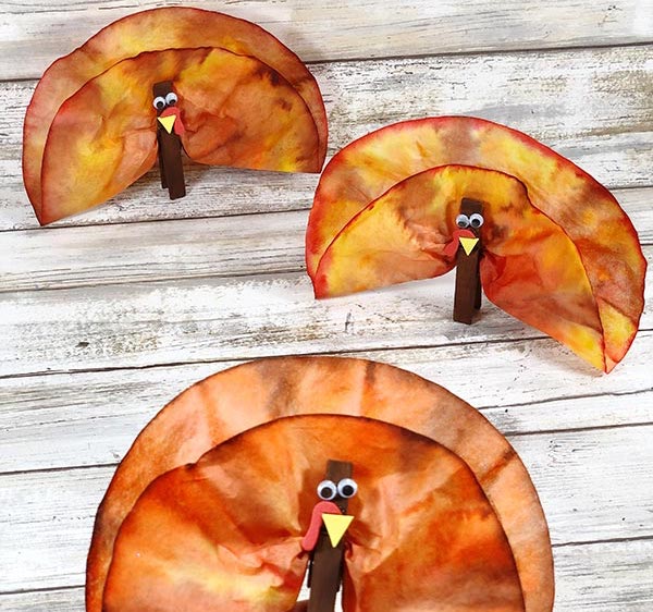 4 Best Simple Thanksgiving Crafts - Liz and Roo