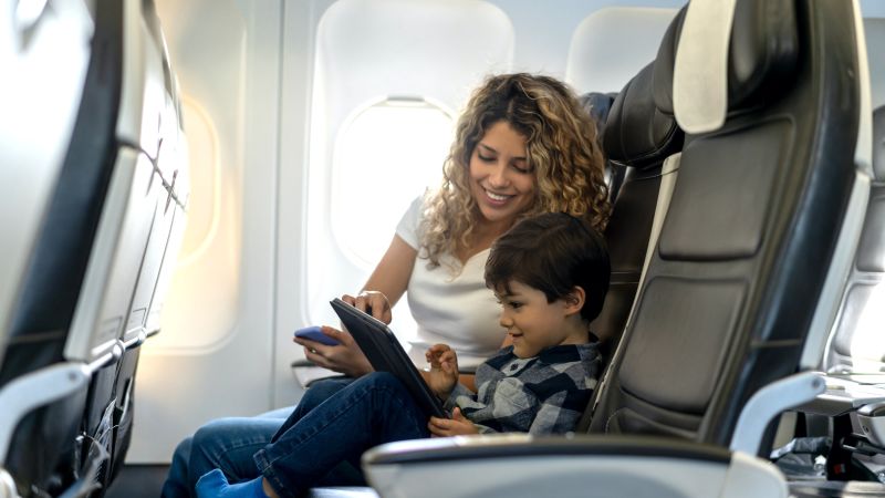 5 Tips For Flying With Your Baby or Toddler - Liz and Roo