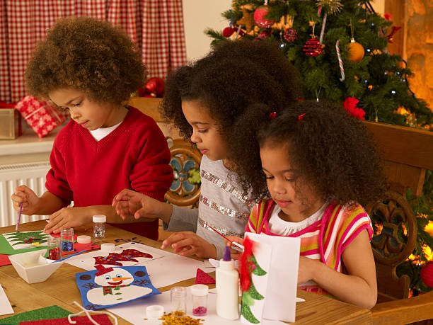 Christmas Crafting with Your Toddler - Liz and Roo