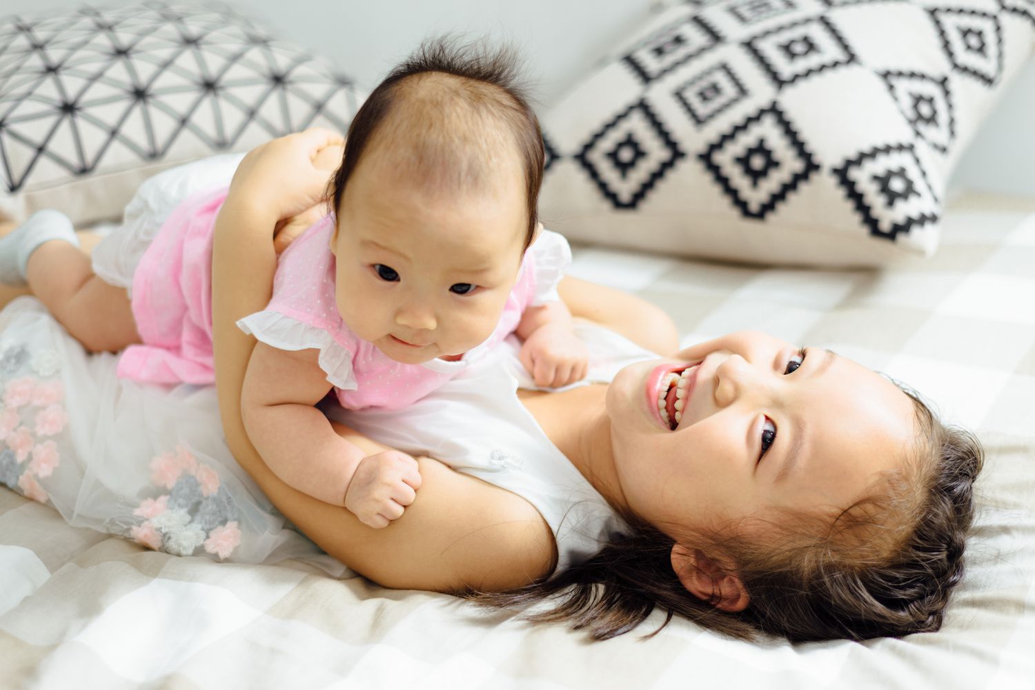 Helping Your Toddler Adjust to a New Baby - Liz and Roo