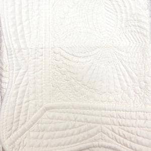 Baby Quilt: White - Liz and Roo