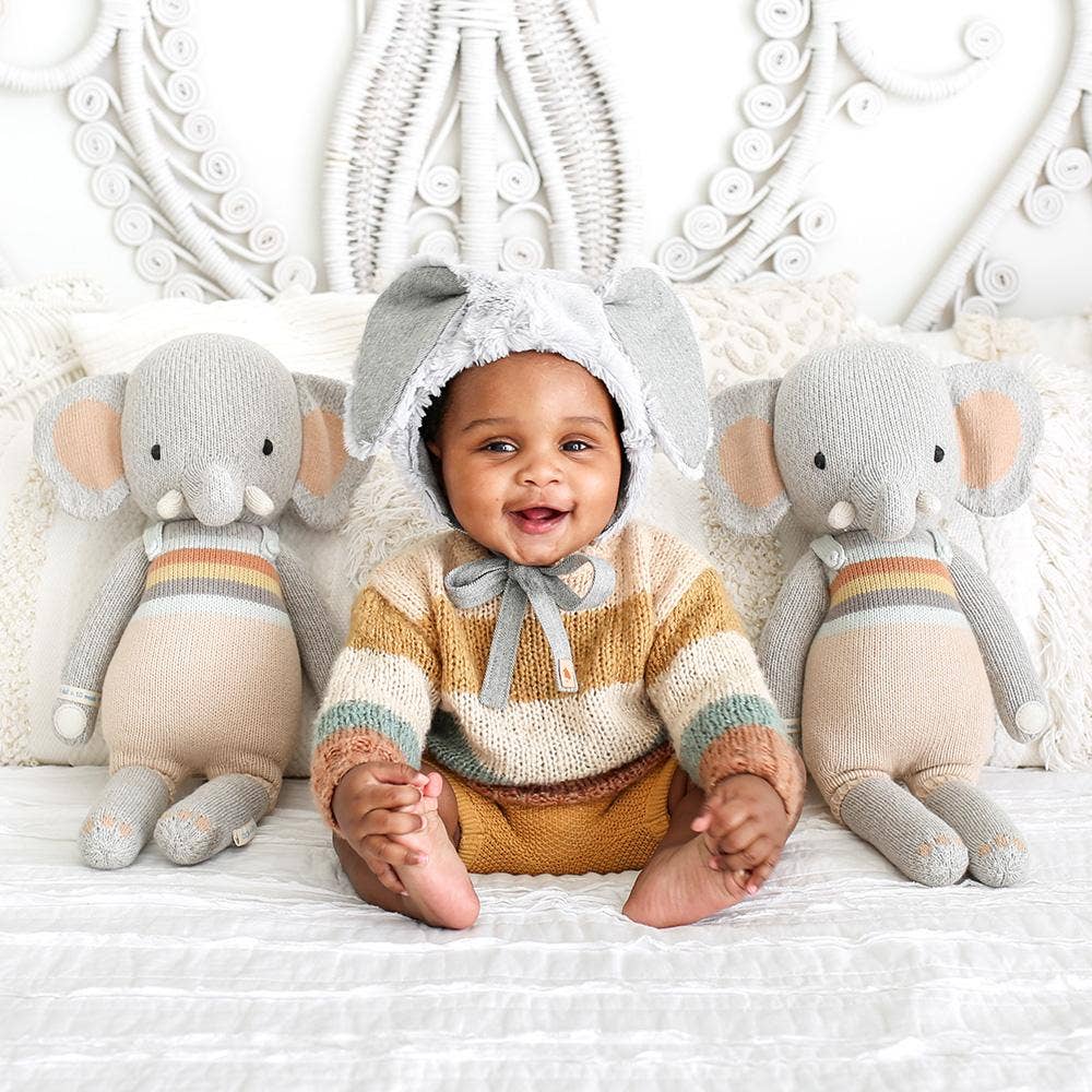 Evan the elephant, gives 10 meals - Liz and Roo